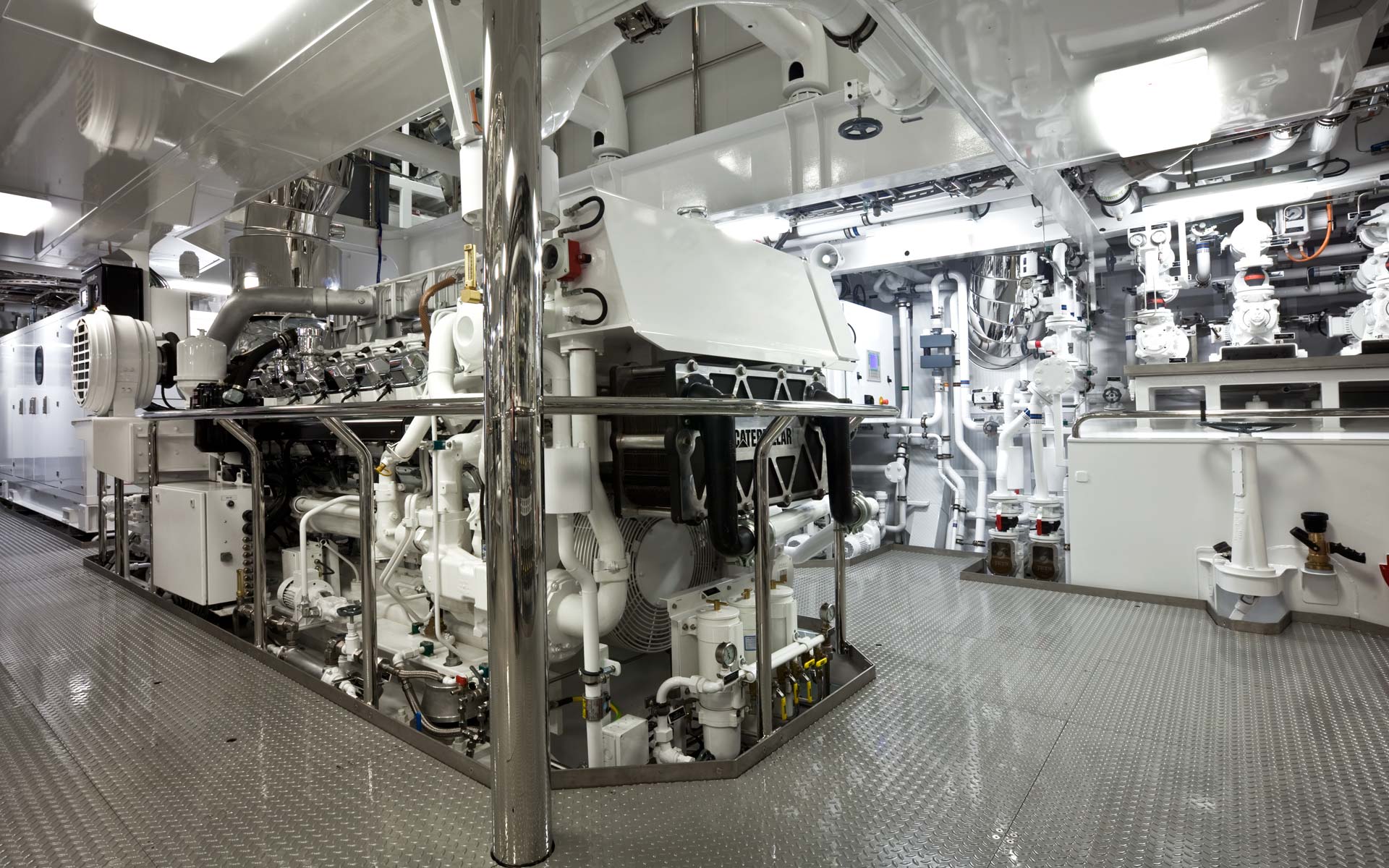 SOLANDGE Engine Room Luxury Yacht Browser by CHARTERWORLD